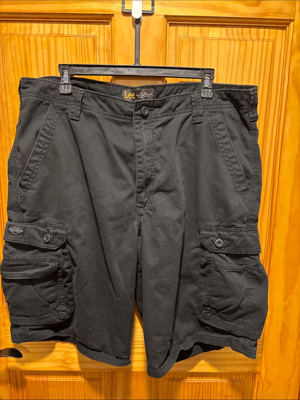 Lee Black Cargo Shorts with Multiple Utility Pockets